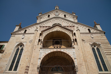 Fototapeta na wymiar Verona cathedral facade, Italy. UNESCO world heritage site