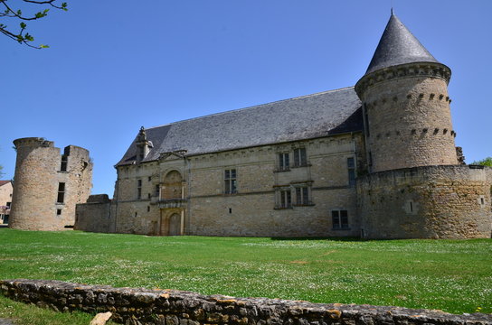 CH&Acirc;TEAU D'ASSIER ( Causses du quercy Lot ) FRANCE 