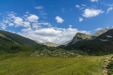 Fototapeta premium Amazing Landscape of Yalovarnika peaks and Begovitsa River Valley, Pirin Mountain, Bulgaria