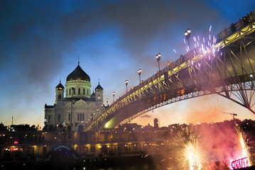 Fototapeta na wymiar Cathedral of Christ the Saviour in Moscow, fireworks