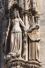 Wien Stephansdom Detail Fassade Skulpturen, Hochformat