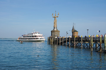 Fähre im Hafen von Konstanz