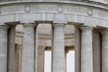 Colonnade du Mémorial de la Butte de Montsec