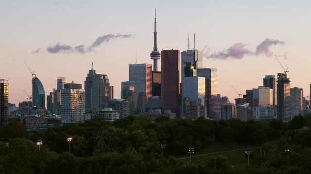 Toronto Time-lapse Broadview Park Skyline