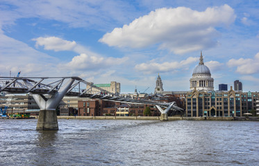 Fototapeta na wymiar Panoramic view of Millenium Bridge in London, England.