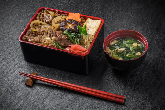 和牛すきやき　Tasty sukiyaki Japanese cuisine