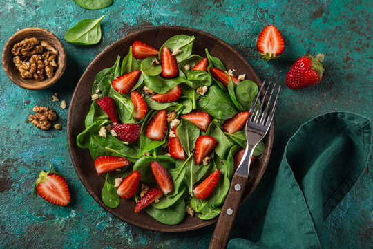 Strawberry, Spinach And Nuts Salad