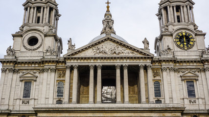 Fototapeta na wymiar Front entrance of St Pauls Cathedral, London, United Kingdom