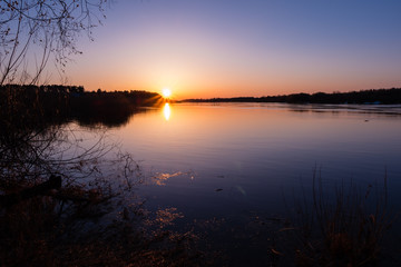 Fototapeta na wymiar dawn on the Vetluga river
