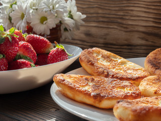 a lot of beautiful red strawberries