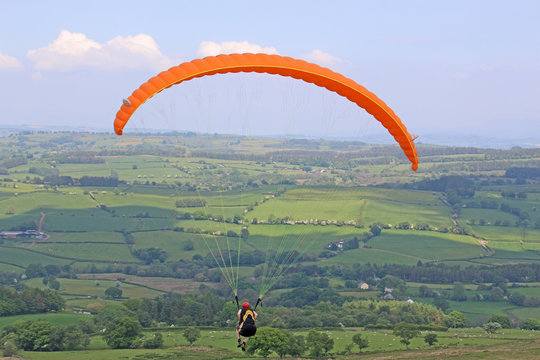 Paraglider flying in the Brecon Beacons