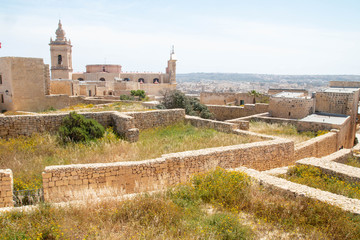 Fototapeta na wymiar Dans les remparts de Victoria, Gozo, Malte