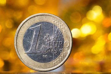 Euro na złotym tle