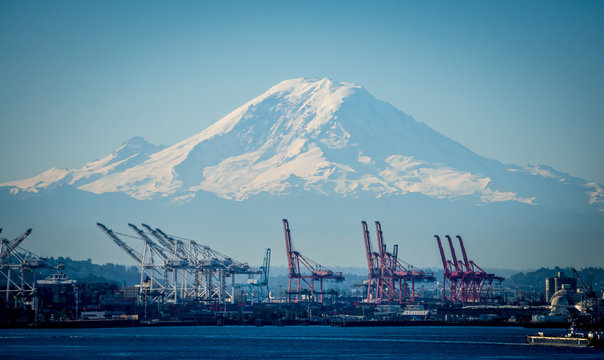 Seattle Harbour And Mount Rainier