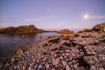 Fototapeta na wymiar full moon, West Point Reserve, Tasmania