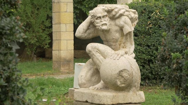 Statue of a man 