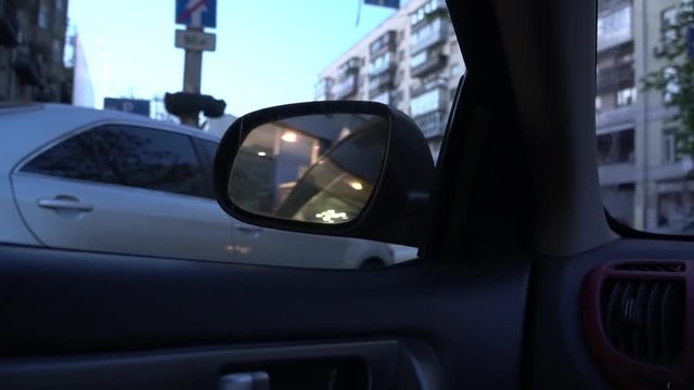 Drivers side mirror is automatic fold or manual control for modern car