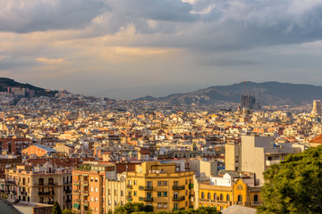 Fototapeta premium Sunset in the streets Barcelona