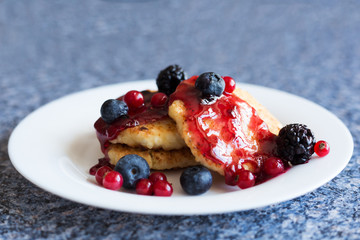 pancakes from cottage cheese with berries, and jam