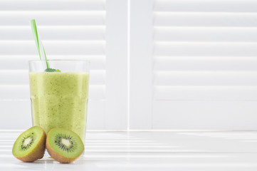 Fresh kiwi juice.