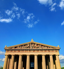 Obraz premium The Parthenon in Nashville, Tennessee is a full scale replica of the original Parthenon in Greece. The Parthenon is located in Centennial Park.