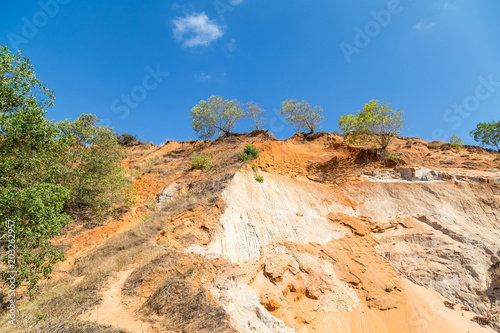 "Wunderschöne rote Sanddüne und Sandformation in unterschidlichen
