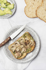 Bread avocado and mushrooms