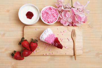 Fototapeta na wymiar Strawberry yoghurt cake