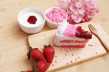 Strawberry yoghurt cake