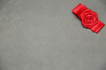 Decorative Kodak together with a ribbon to decorate a gift card.