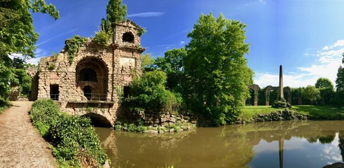 Tempel der Botanik im Schlosspark Schwetzingen (Baden-Württemberg)