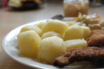 Obiad, ziemniaki z rybą