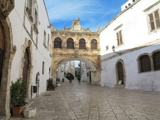 Fototapeta na wymiar square in front of the cathedral of Ostuni, Puglia, Italy