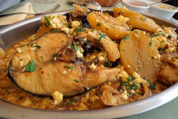 Plato tipico de España,  puchero de pescado y arroz. Mujol, dorada, gallina, lubina