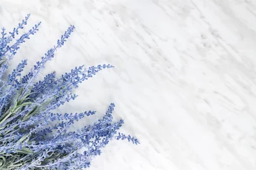 Crédence de cuisine en verre imprimé Lavande Blooming lavender on marble background with copy space