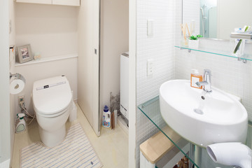 トイレと洗面台