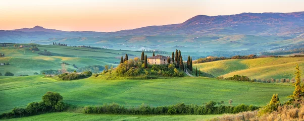 Keuken foto achterwand Pistache Prachtig lentelandschap in Toscane, Italië