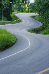 Fototapeta na wymiar curve of the road