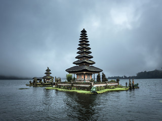 Fototapeta na wymiar Ulun Danu Beratan Temple, Bali ,Indonesia