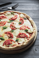 margarita pizza at wood