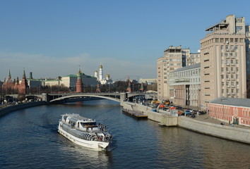 View of the Moscow Kremlin and Bolshoy Kamenny bridge.