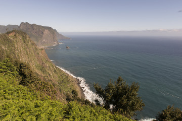 Obraz premium Costa con acantilados en la isla de Madeira, Portugal