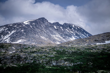 Fototapeta na wymiar rocky mountains nature scenes on alaska british columbia border