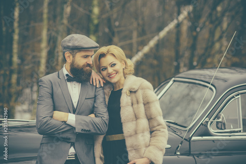 À Pratiquer En Couple Ou En Trio ?