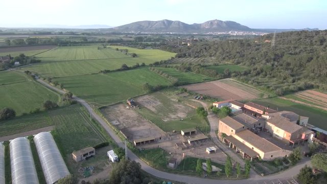 Drone en Llabia,Torroellla de Montgri en el Ampurdan  de Girona, Costa Brava (Cataluña,España). Video aereo con Dron.