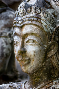 Statuen im Secret Buddha Garden auf Samui, Thailand