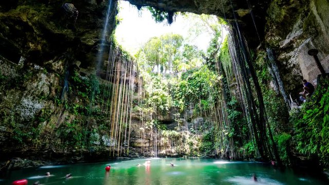 Cenote Ik Kil Timelapse Video, Yucatan, Mexico