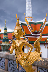 Fototapeta premium Golden statue of Thailand Palace 2
