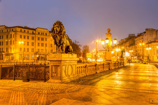 Bulgaria, Varna, The bridge of lions in the night city.