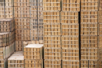 Cambrils. Caisses empilées pour stockage de poissons, , Catalogne, Espagne